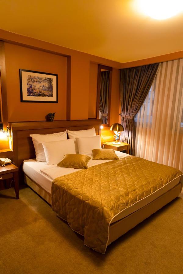 Hotel Ambasador Prishtina Приштина Экстерьер фото