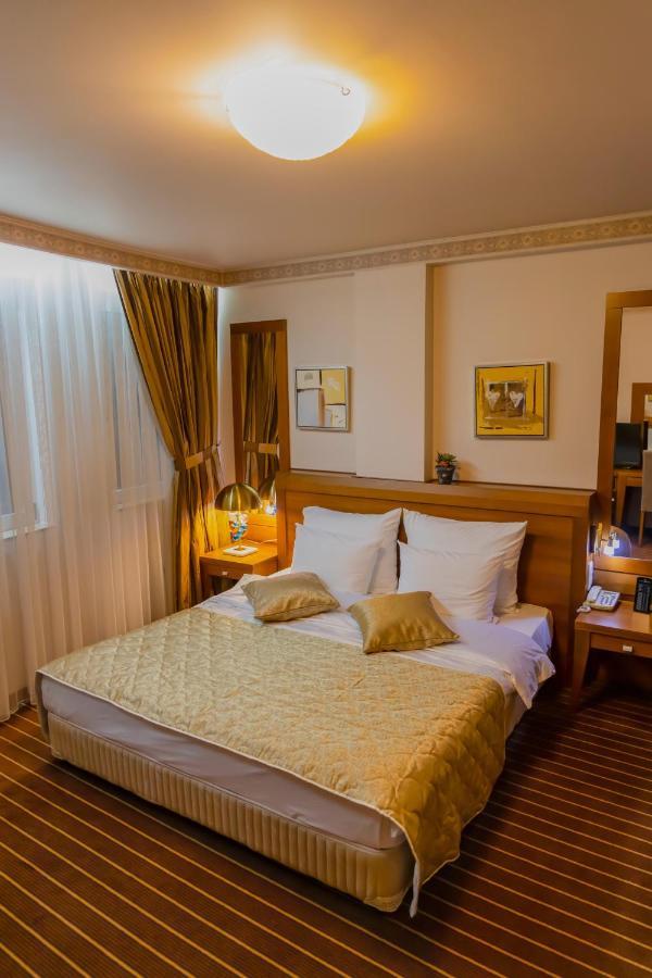 Hotel Ambasador Prishtina Приштина Экстерьер фото