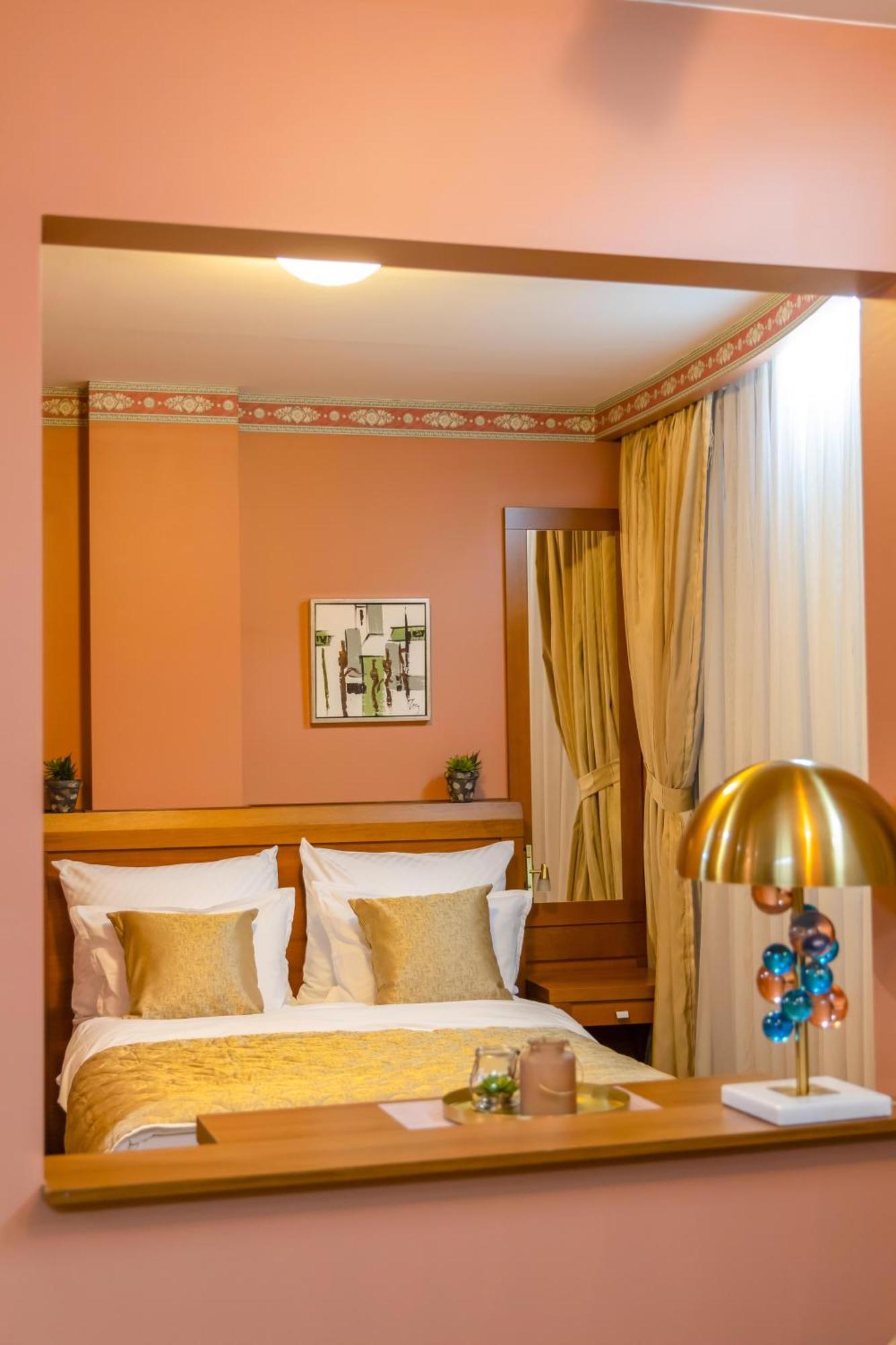 Hotel Ambasador Prishtina Приштина Экстерьер фото